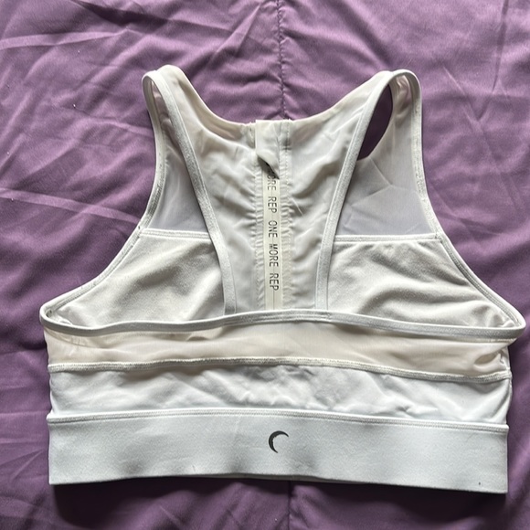 ✨2/$25✨Zyia Sports Bra: Size Medium - Picture 2 of 2